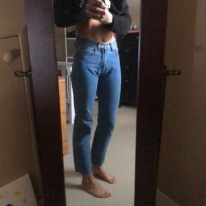 Levis 501 Medium Wash | Raw Hem | Size 25/26